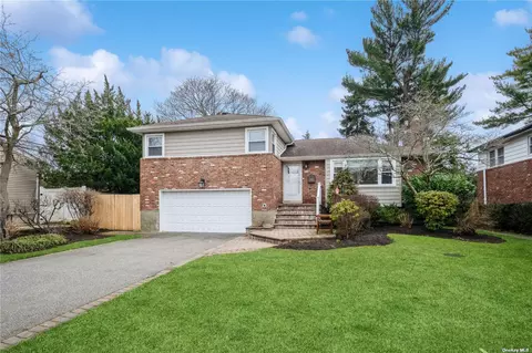 1376 Sally Ct, East Meadow, NY 11554