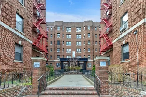 155-01 90th Ave #5U, Jamaica, NY 11432