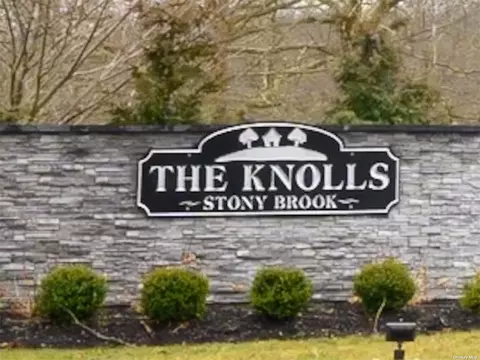 52 Knolls Dr #52, Stony Brook, NY 11790