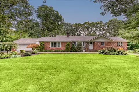 6 Surry Hl, Huntington, NY 11743