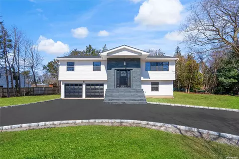3 Delmar Ln, Commack, NY 11725