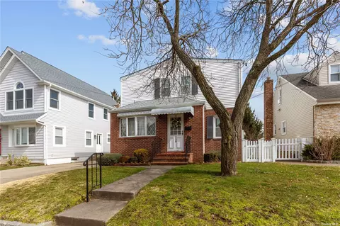 338 Nassau Blvd, Mineola, NY 11501