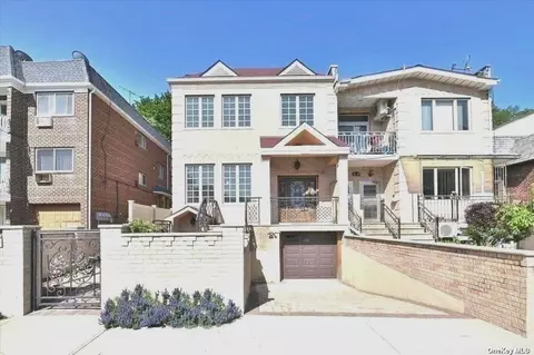 66-48 Selfridge St, Forest Hills, NY 11375