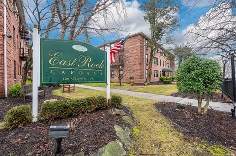 320 Atlantic Ave #E1, East Rockaway, NY 11518