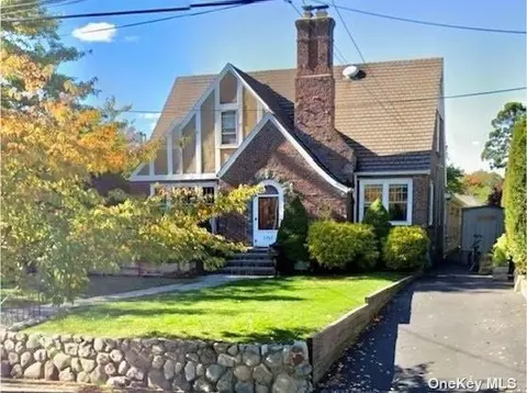 5765 Amboy Rd, Staten Island, NY 10309