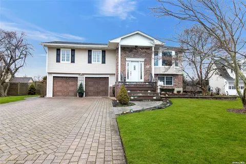 175 Anchorage Dr, West Islip, NY 11795