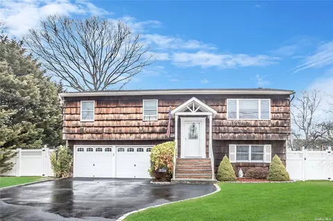 234 Mccall Ave, West Islip, NY 11795