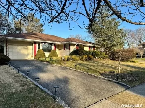 6 Magnolia Ln, Jericho, NY 11753