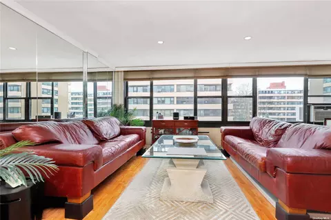 162-10 Powells Cv #5B, Beechhurst, NY 11357