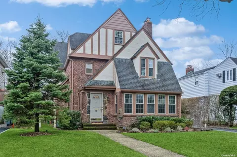 100 Garden St, Garden City, NY 11530