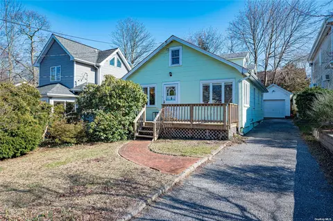 211 Johnson St, Centerport, NY 11721