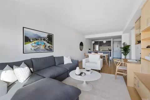 10-55 47th Ave #6E, Long Island City, NY 11101