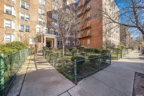 86-11 34th Ave #6R, Jackson Heights, NY 11372