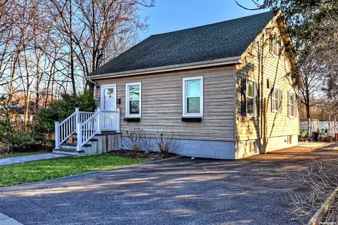 10 N Jerusalem Rd, Wantagh, NY 11793