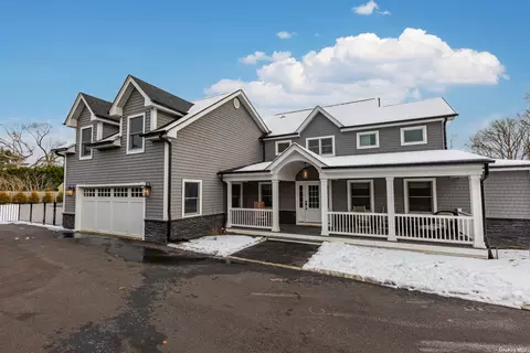 5 New St, Great River, NY 11739