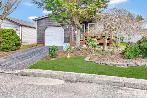 78 Dogwood Ln #78, Manorville, NY 11949
