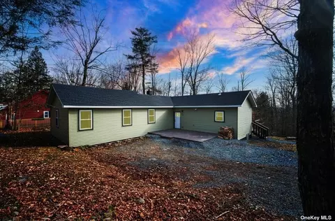 96 E Thompson Pl, Bethel, NY 12720