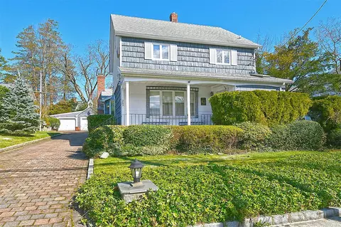 263 Schenck Ave, Great Neck, NY 11021