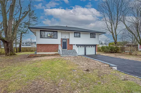 258 W 13th St, Deer Park, NY 11729