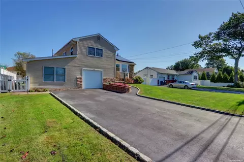 79 W 16th St, Deer Park, NY 11729