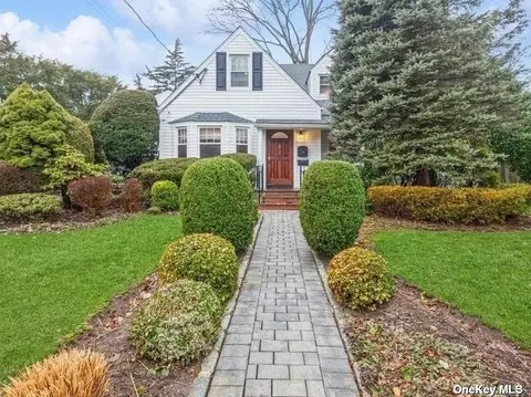 2758 Carnation Ave, Baldwin, NY 11510