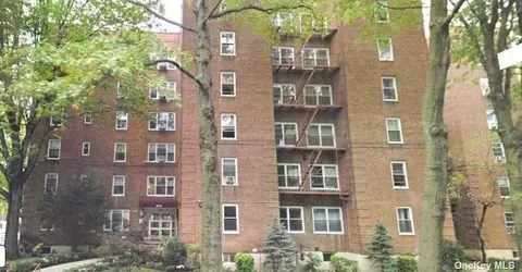 27-05 Parsons Blvd #5F, Flushing, NY 11354