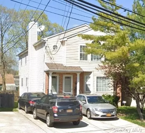 111-113 Manorhaven Blvd, Port Washington, NY 11050