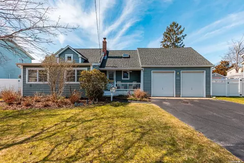 244 Rider Ave, Patchogue, NY 11772