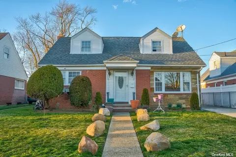 67 Lawson St, Hempstead, NY 11550