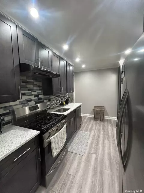 23-25 Bell Blvd #2 J, Bayside, NY 11360