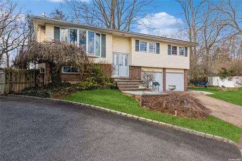 9 Bona Ct, Huntington Station, NY 11746