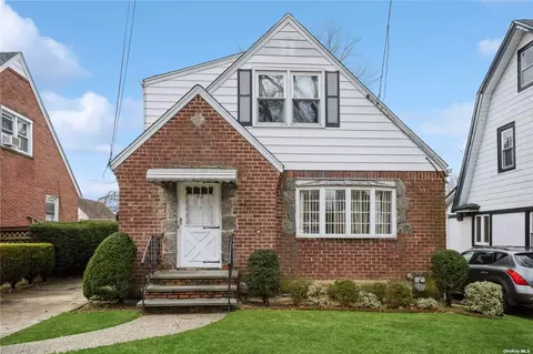 62 Whitney Ave, Floral Park, NY 11001