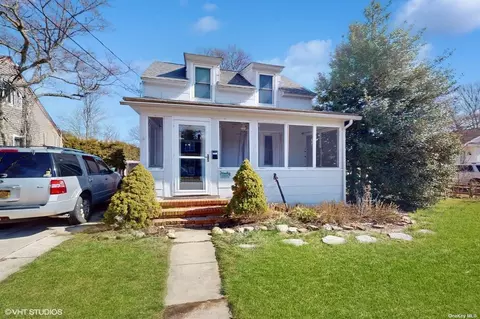 242 Fishel Ave, Riverhead, NY 11901