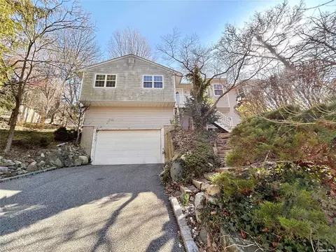 19 Northwood Cir, Halesite, NY 11743