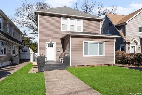 438 Oak Ave, Cedarhurst, NY 11516