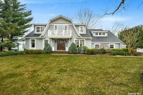 7 Woodhull Ct, Northport, NY 11768