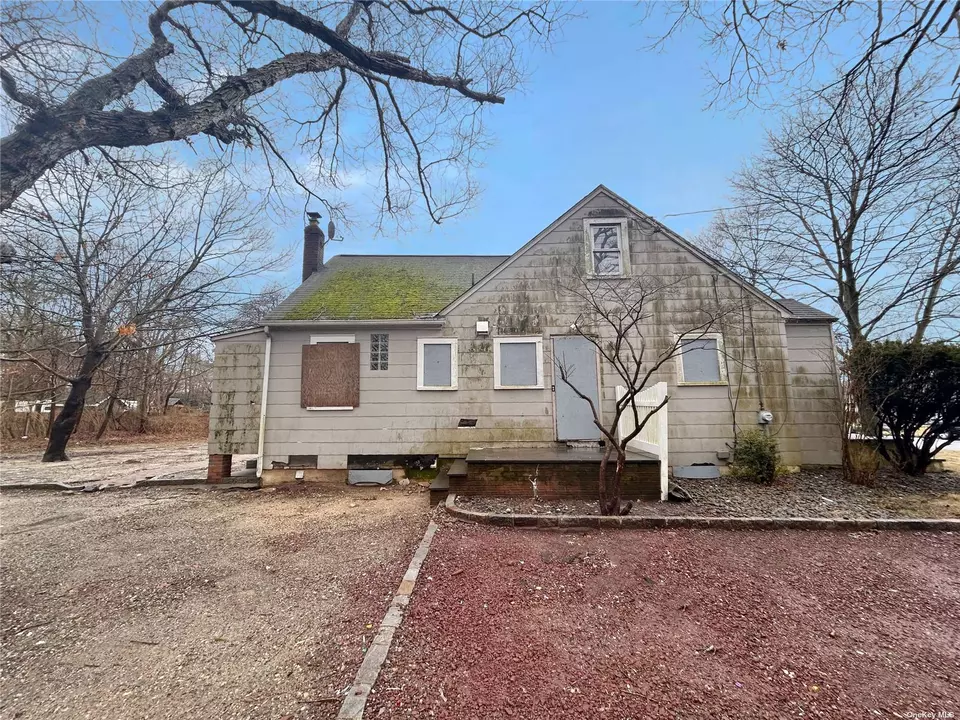 235 Hewlett Ave, Patchogue, NY 11772 30 Photos Movoto