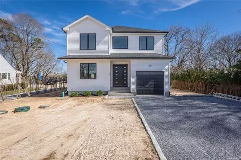 20 Doctors Path, Riverhead, NY 11901