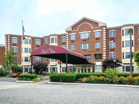 50 Merrick Ave #305, East Meadow, NY 11554