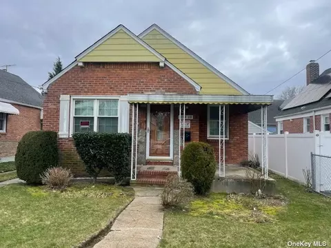 234-10 118th Ave, Cambria Heights, NY 11411