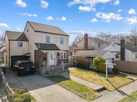 160-14 26th Ave, Flushing, NY 11358