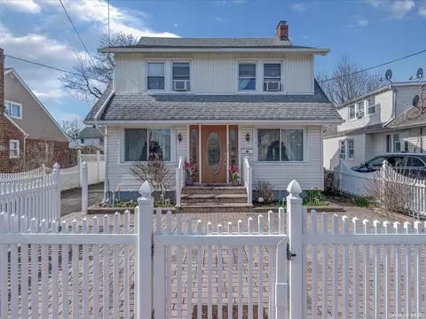 79 California Ave, Hempstead, NY 11550
