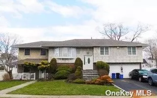 132 Wright Ave, Deer Park, NY 11729