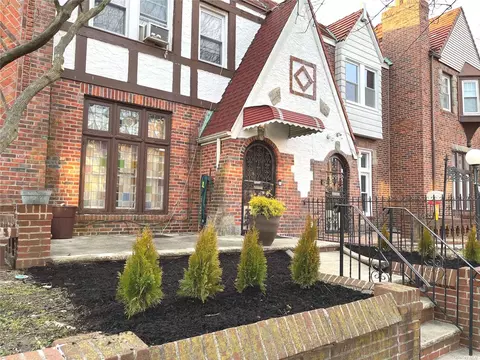 130-66 225th St, Laurelton, NY 11413