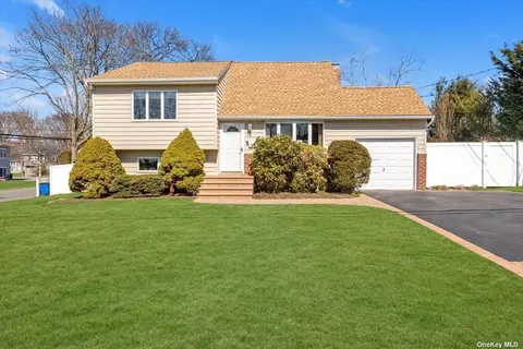 1 Harwood Pl, Melville, NY 11747