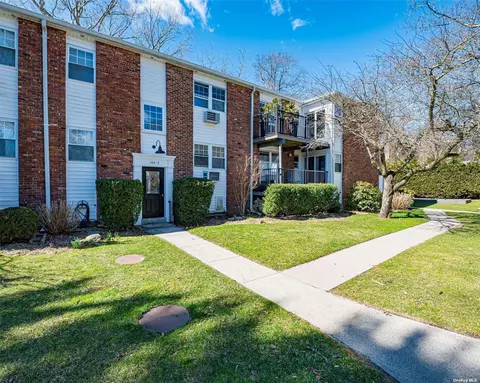 144 Church St #4D, Kings Park, NY 11754