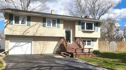 741 Erie St, Ronkonkoma, NY 11779