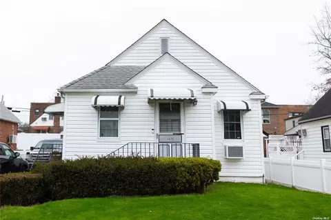 34-15 201st St, Bayside, NY 11361