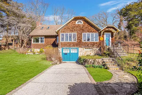 189 Shore Rd, Mount Sinai, NY 11766