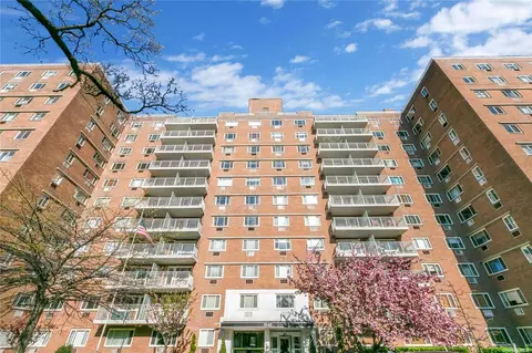 39-65 52nd St #10C, Woodside, NY 11377